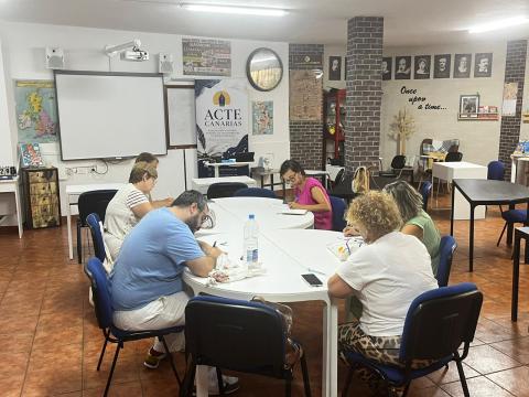 ESCRIBIR MÁS ALLÁ DE LAS PALABRAS: CUATRO HORAS PARA SENTIR, OBSERVAR Y CREAR
